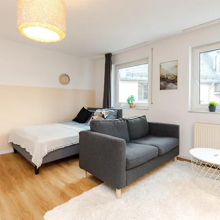 Fullhouse - - K28 B - Southern Center *